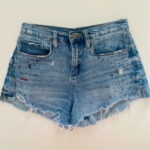 BLANK NYC GRAFFITI SHORTS  26